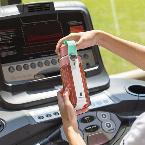 Get the Pong's CAMEL SPLASH 50 (Dusty Pink) is a sleek, BPA-free water bottle. Its leakproof design, wide mouth, and dishwasher-safe, 3-piece assembly ensure easy cleaning and hydration on the go.