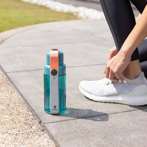 Get the Pong's CAMEL SPLASH 50 (CERAMIC BLUE) is a sleek, BPA-free water bottle. Its leakproof design, wide mouth, and dishwasher-safe, 3-piece assembly ensure easy cleaning and hydration on the go.