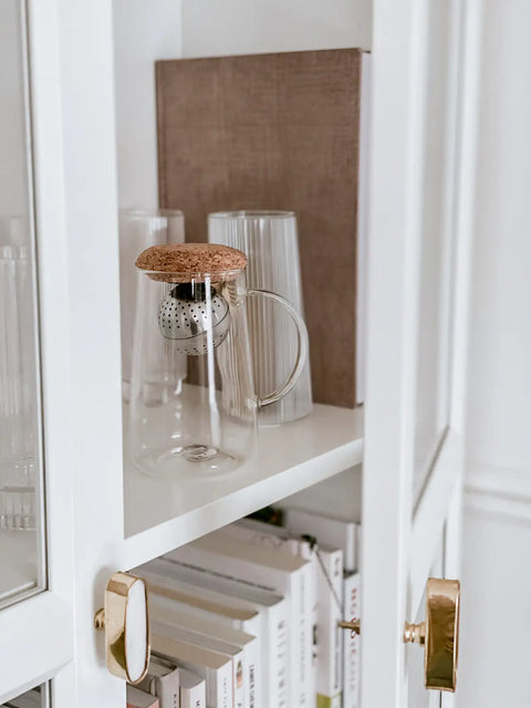 Get the Pong's OH!T CUP is a magnetic tea infuser mug made of hand-blown borosilicate glass.