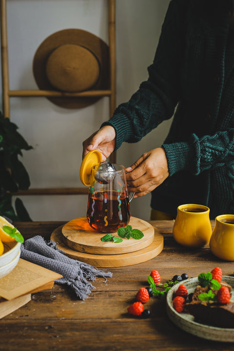 Get the Pong OhTeavor Teacup Magnetic Tea Infuser that Adjust for Your Taste with raised stainless steel infuser.