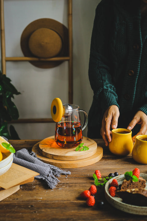 Get the Pong OhTeavor Teacup Magnetic Tea Infuser that Adjust for Your Taste with raised stainless steel infuser.