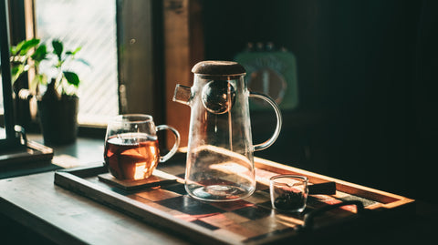 Get the Pong's OH!T POT is a hand-blown borosilicate glass teapot with a magnetic, adjustable tea infuser.