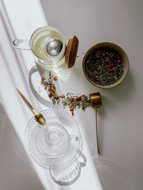 Get the Pong's OH!T CUP is a magnetic tea infuser mug made of hand-blown borosilicate glass. 