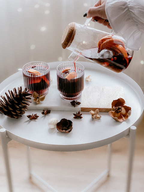 Get the Pong's OH!T POT is a hand-blown borosilicate glass teapot with a magnetic, adjustable tea infuser. 