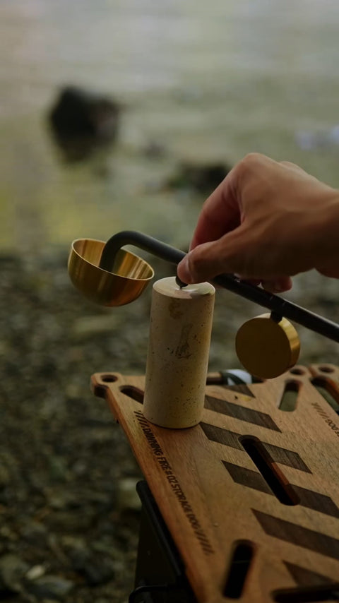 VAAKA marble coffee and tea balance scale by Get the pong, featuring natural marble texture, nylon base, and stainless steel platform.