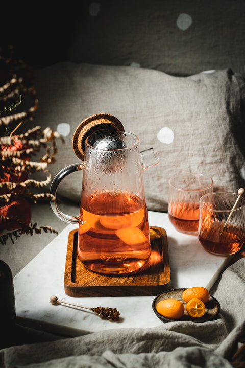 Get the Pong's OH!T POT is a hand-blown borosilicate glass teapot with a magnetic, adjustable tea infuser. 