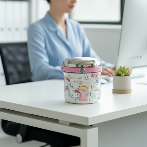 Get The Pong presents the Hello Kitty x Camel Tiffin 50: a 0.5L insulated stainless steel food jar.