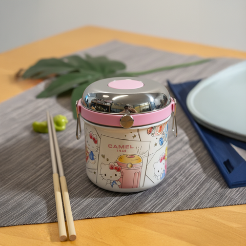 Get The Pong presents the Hello Kitty x Camel Tiffin 50: a 0.5L insulated stainless steel food jar.