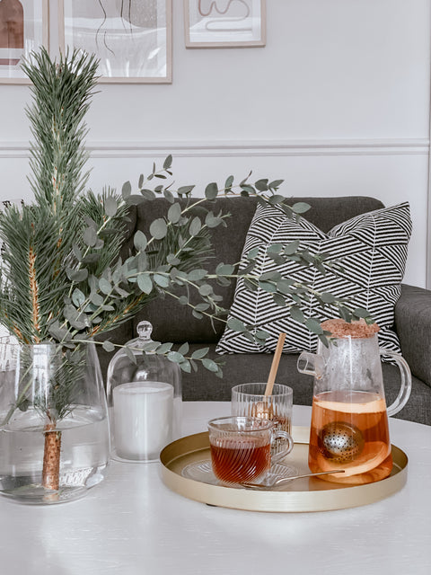 Get the Pong's OH!T POT is a hand-blown borosilicate glass teapot with a magnetic, adjustable tea infuser. 