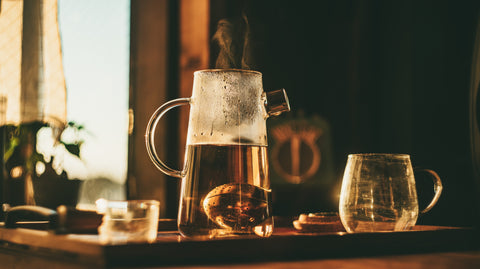 Get the Pong's OH!T POT is a hand-blown borosilicate glass teapot with a magnetic, adjustable tea infuser. 